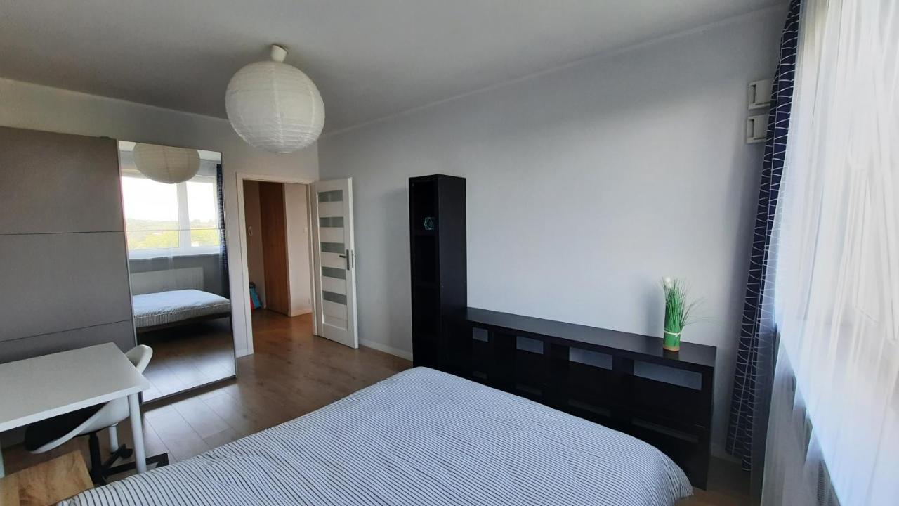 Ursa - Wygodny Apartament I Bezplatny Parking Na Miejscu Apartamento Varsovia Exterior foto