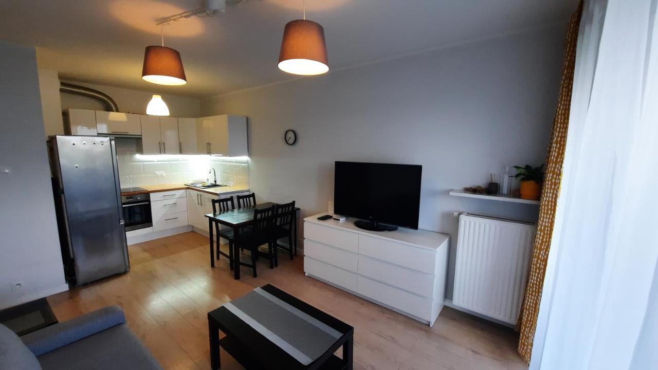 Ursa - Wygodny Apartament I Bezplatny Parking Na Miejscu Apartamento Varsovia Exterior foto
